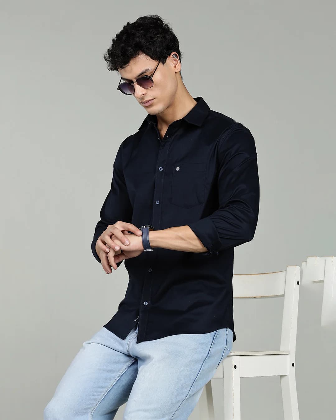Men’s Solid Cotton-Rich Long Sleeve Shirt – Dark Navy