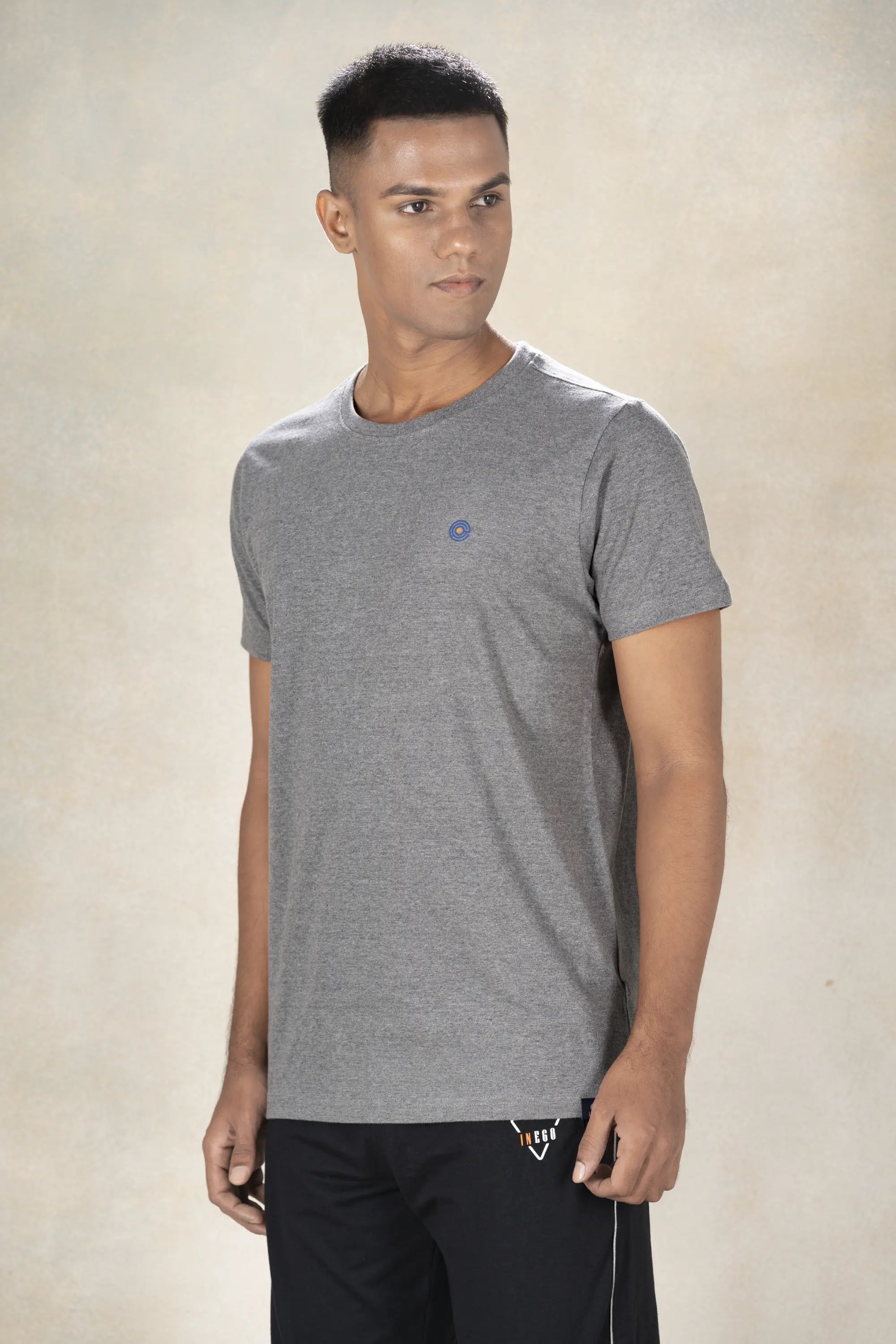 Men's Round Neck T-Shirt Inego #color_Charcoal