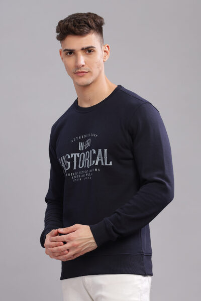 Men’s Cotton-Rich Graphic Sweatshirt – Deep Navy & Black Clay